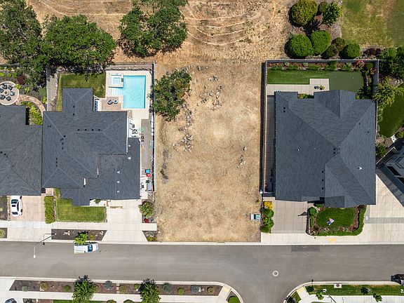 3rd image of 1828 Plateau Dr