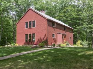 31 Birch Rd, Deerfield, NH 03037