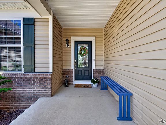 4th image of 607 Falconcrest Dr