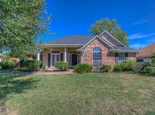 5730 Lake Side Dr, Bossier City, LA 71111