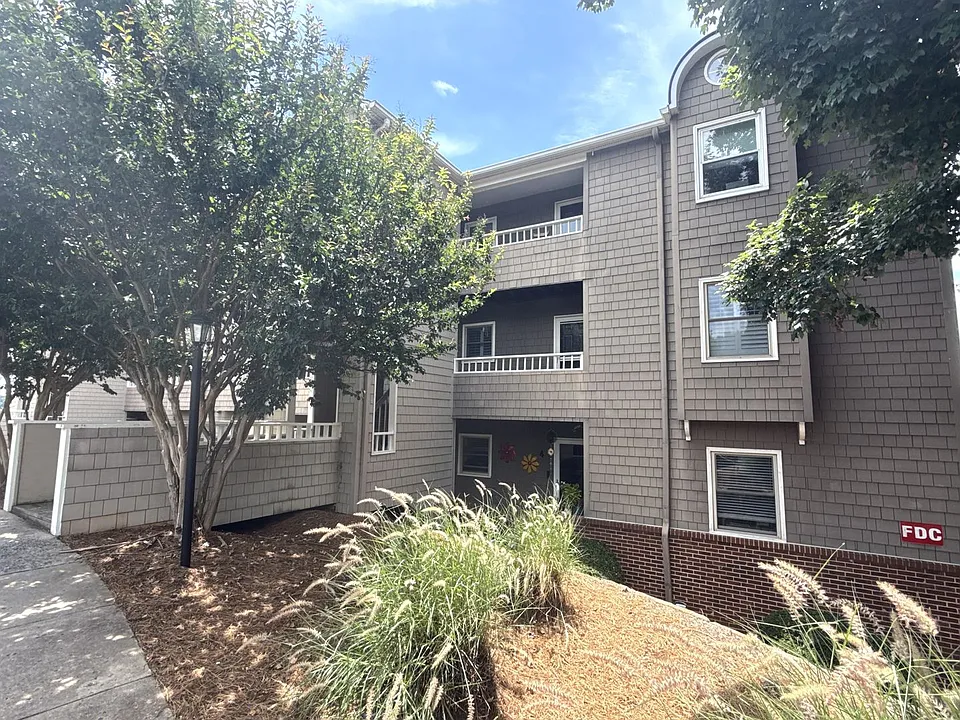 9817 Emerald Point Dr #8