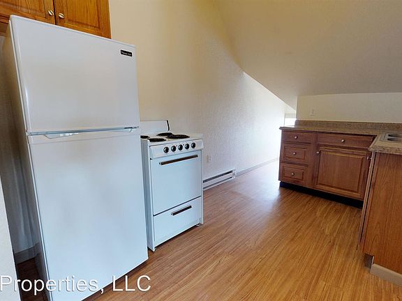 4th image of 838 Park Ave #301