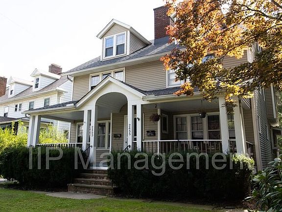 2nd image of 2455 Woodmere Dr #2453