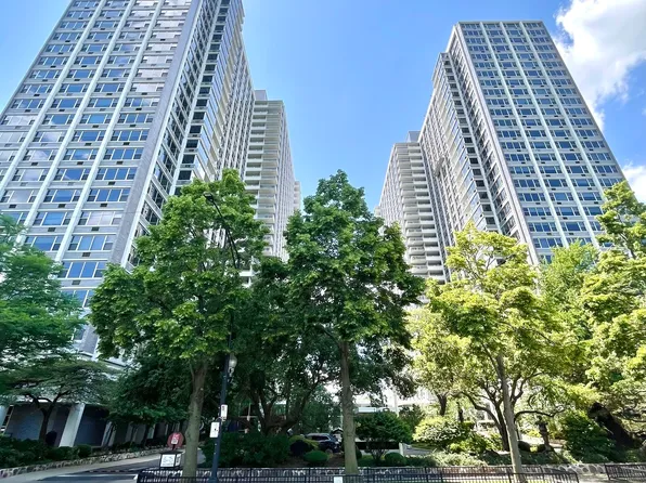 4250 N Marine Dr APT 1230, Chicago, IL 60613