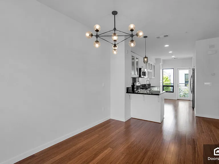 1223 Wood St — Photo 6