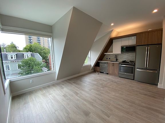 3rd image of 5726 Inglis St #401
