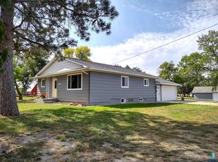 407 N Commercial Ave, Saint Lawrence, SD 57373