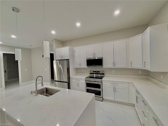 3rd image of 3904 12th ST SW