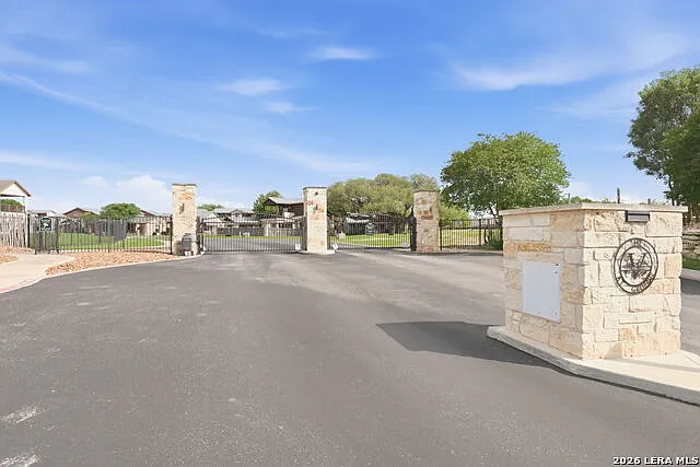 1694 Gruene Vineyard Xing — Photo 31