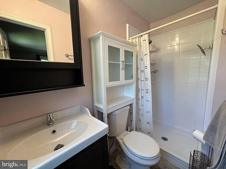 317 W Seminary Ave — Photo 34
