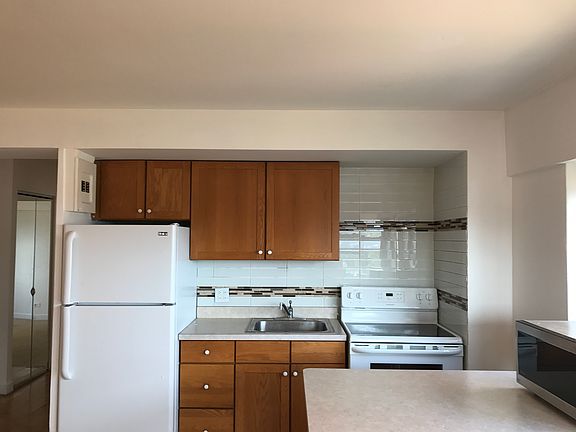 4th image of 4960 N Marine Dr APT 812