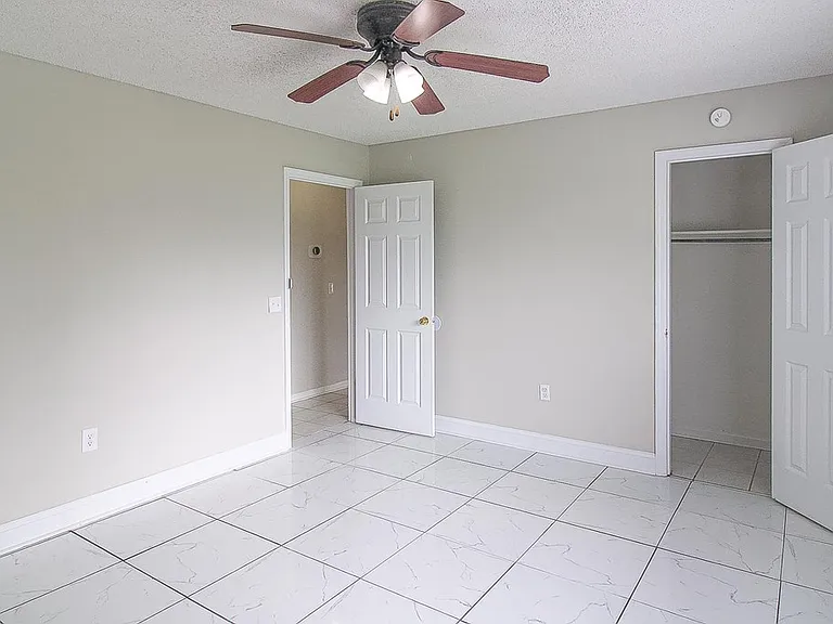 1235 Pineridge Way — Photo 12