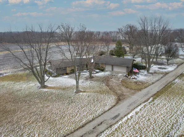 641 N County Road 2025 E, Oakland, IL 61943