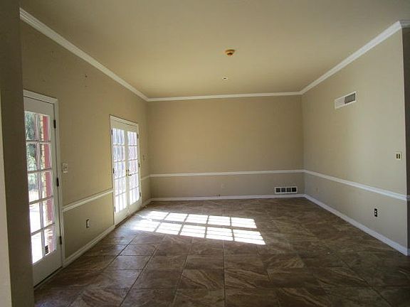 4th image of 450 Mulberry Ave