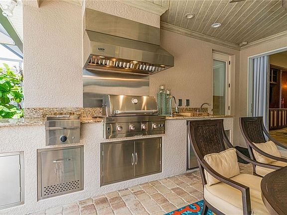 3rd image of 7667 Martino Cir