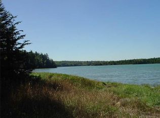 9 Lakeview Rd, Danforth, ME 04424