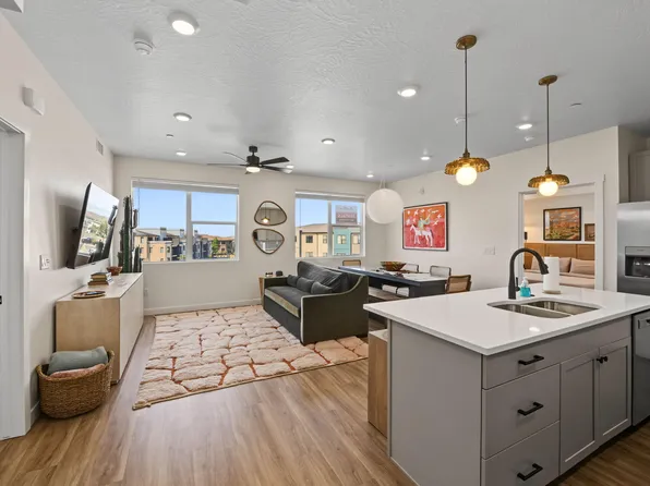 226 N Cliff Side Dr #L301, Hurricane, UT 84737