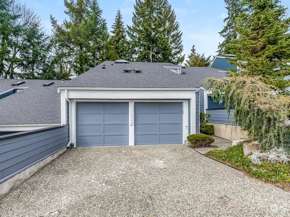 11028 NE 41st Drive #24, Kirkland, WA 98033