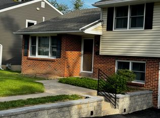 518 Inman Ter, Willow Grove, PA 19090