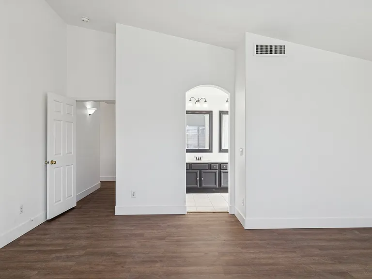 N San Benito Dr — Photo 16