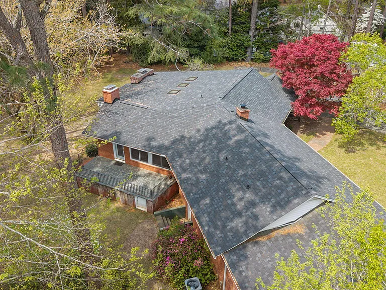 225 Arbutus Rd — Photo 54