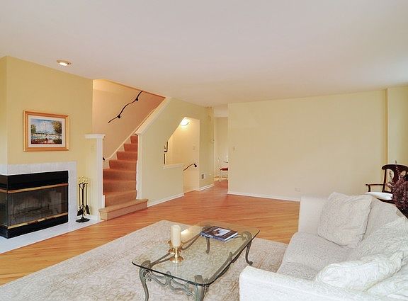 3rd image of 2732 N Southport Ave #B