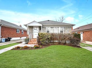 26221 60th Rd, Little Neck, NY 11362