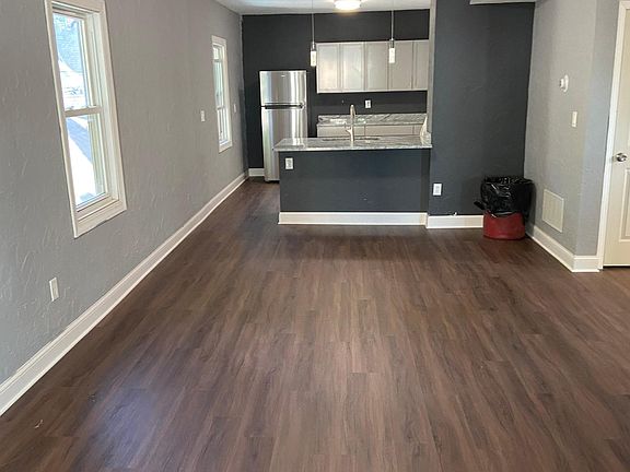 4th image of 2462 Tremont Ave Unit 2