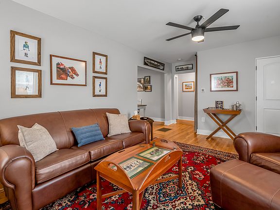3rd image of 225 Floral Park