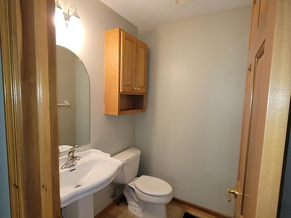 3rd image of 467 Radcliff Dr