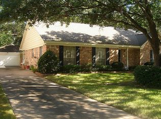 718 Rustyleaf Ln, Houston, TX 77090