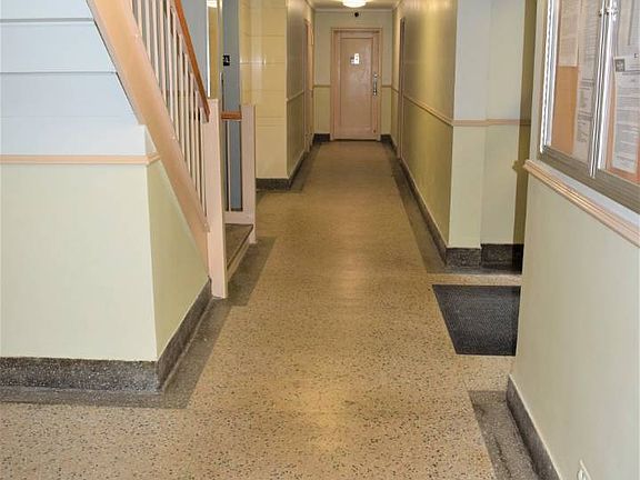 4th image of 702 Kathleen Pl #2-floor 2C
