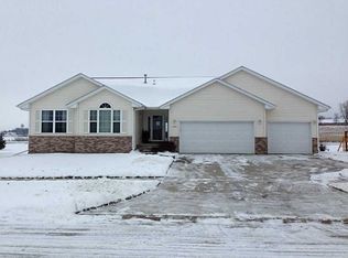 2035 Southbrook Dr, Ely, IA 52227