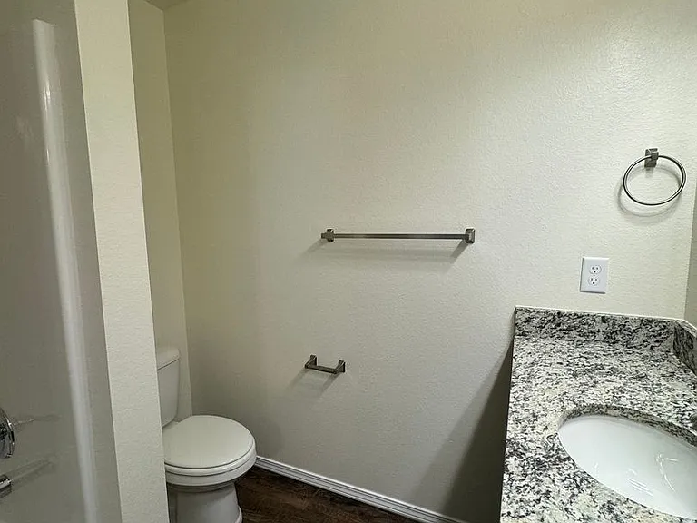 4401 Beacon Rd — Photo 13