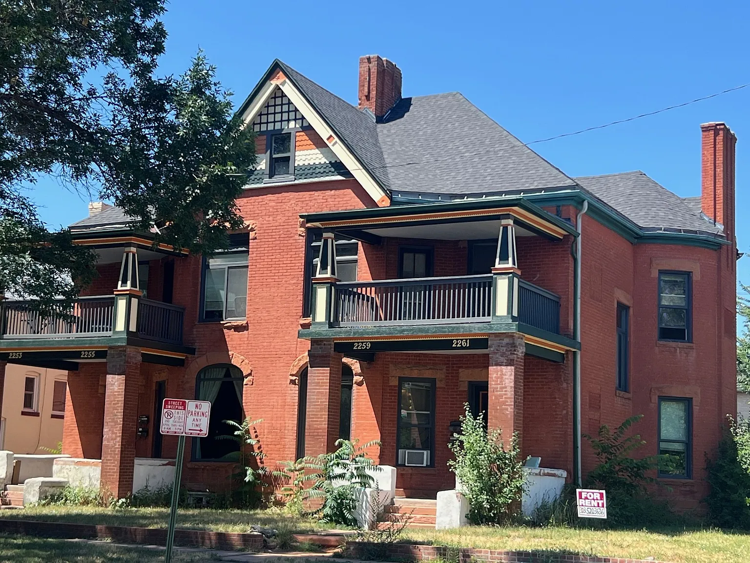 2261 N High St — Photo 1