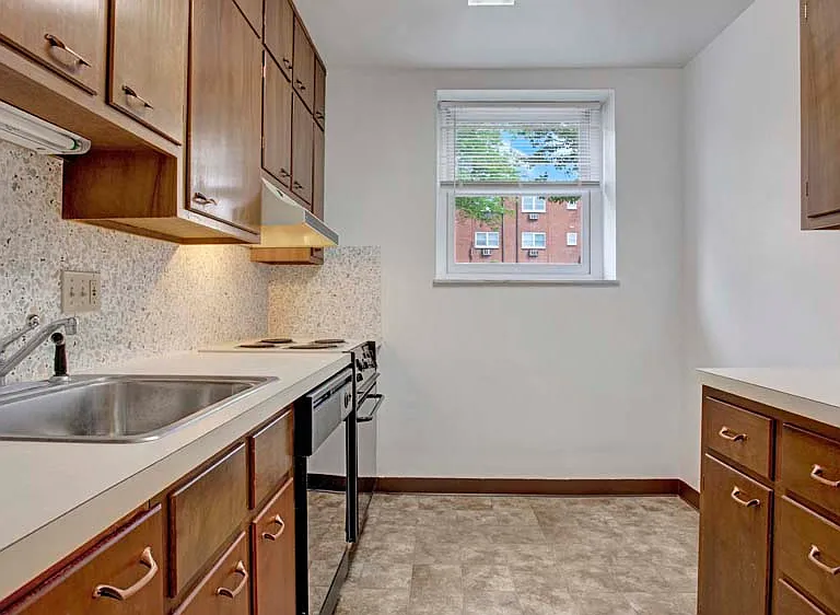 Corliss Apartments — Photo 1