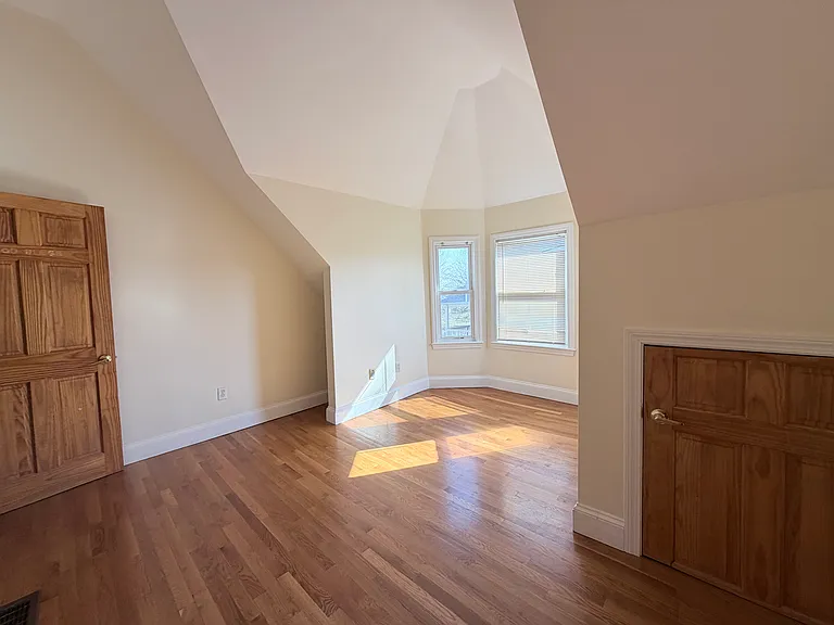 30 Hume Ave #3 — Photo 5