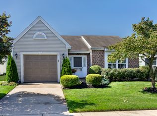 706 Chickory Dr, Mount Laurel, NJ 08054