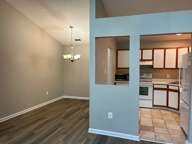 114 Timberlake Ter #9 — Photo 3