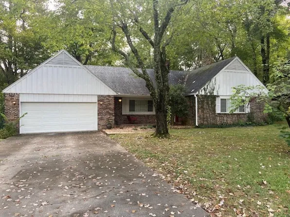2602 N Stanton Ave, Fayetteville, AR 72703