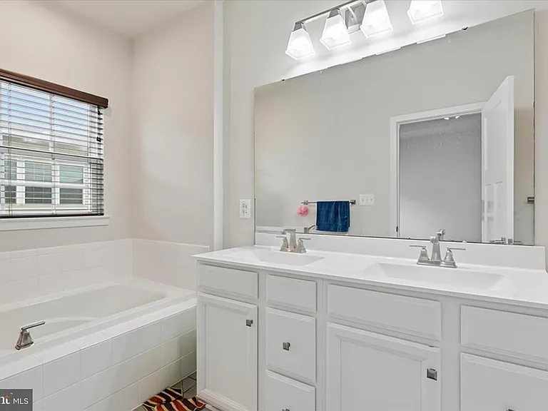 24595 Laurel Lake Ter — Photo 24