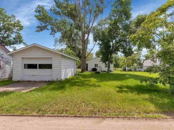 515 3rd St SE, Wadena, MN 56482