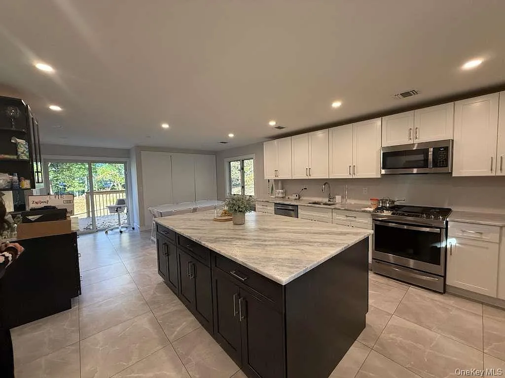 24 S Parker Drive, Monsey, NY 10952 — Photo 4