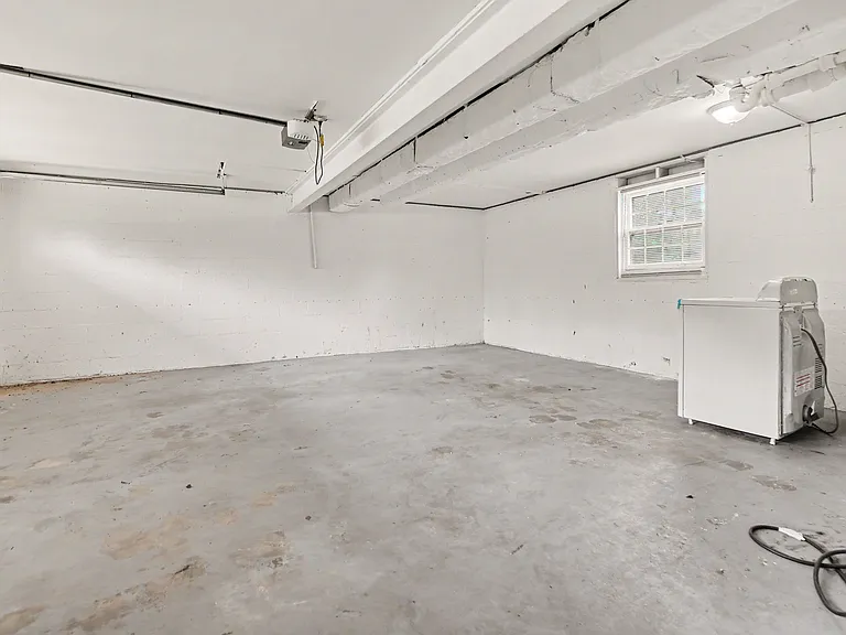 2120 Sandgate Cir — Photo 14