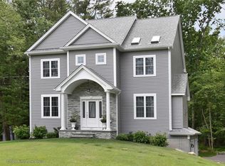 557 Lincoln St, Seekonk, MA 02771