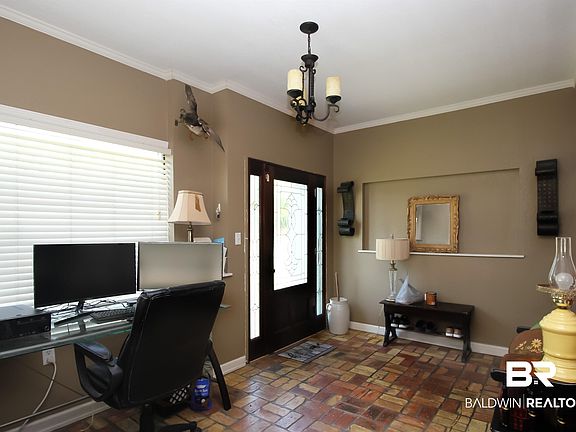 4th image of 200 W Magnolia Ave