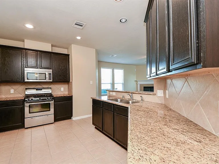 19311 Vermillion Ct — Photo 8