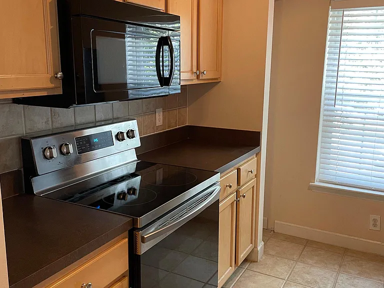 12824 Madison Pointe Cir #201 — Photo 28