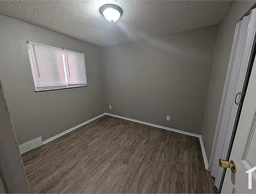 2 bed, 900 sqft, $1,100 — Photo 4