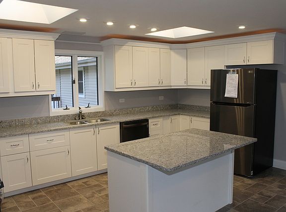 5th image of 29W622 Waynewood Dr